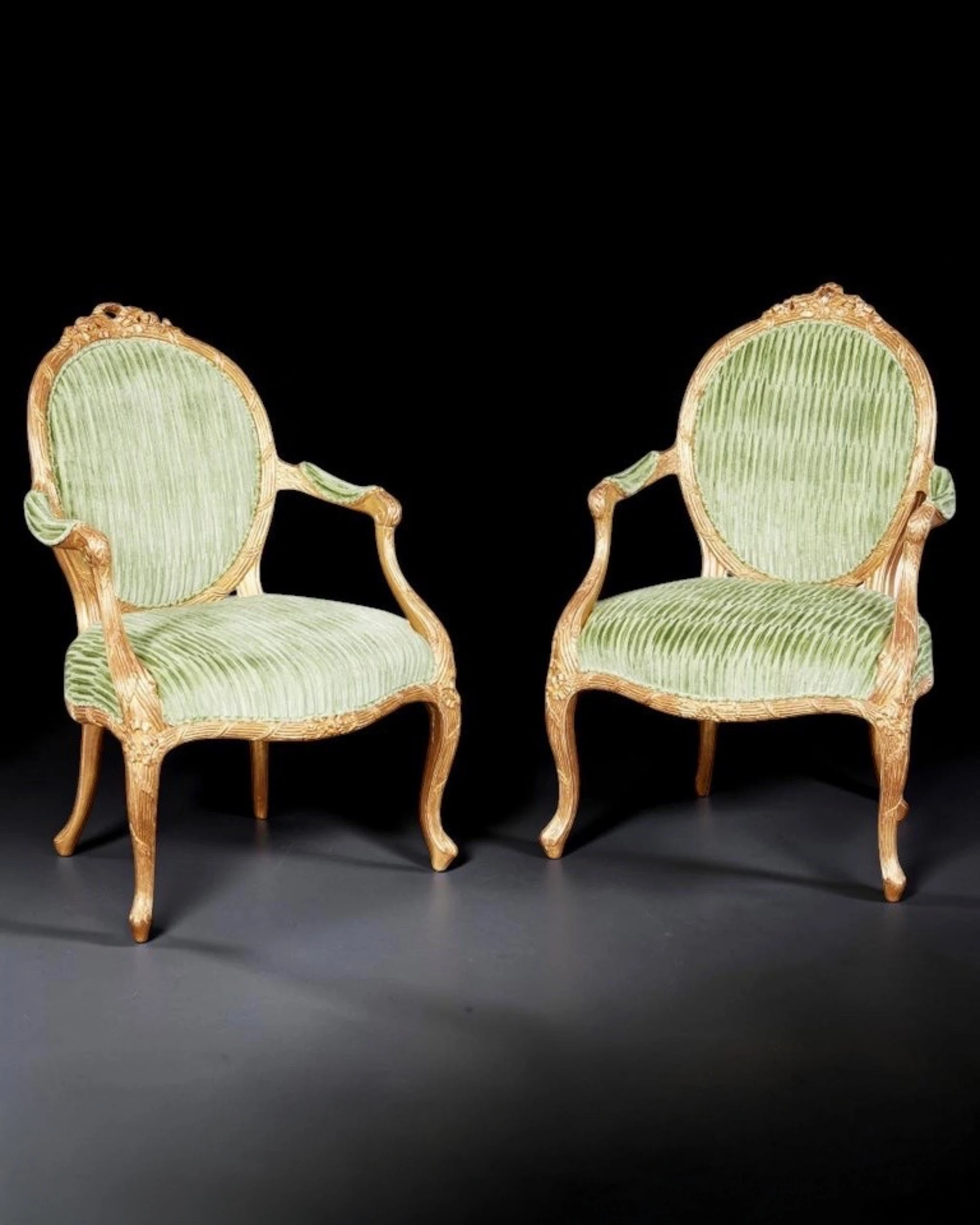 Important Pair of George III Giltwood Armchairs